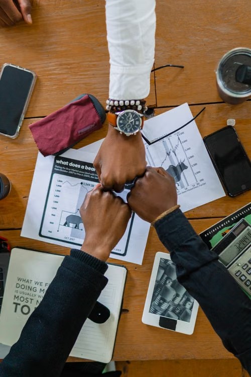 Learn how to use AI for basic business analysis; records of sales, expenses, customer enquiries, best-selling products, campaign results, or customer complaints